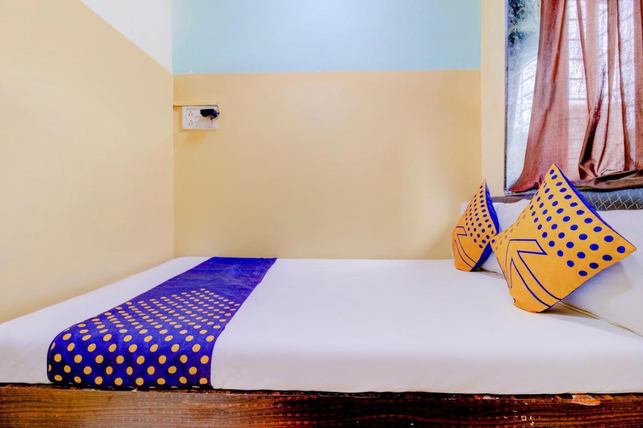 Oyo 70661 Hotel Al Makkah Managed By Hotel Paris Mumbai Kültér fotó
