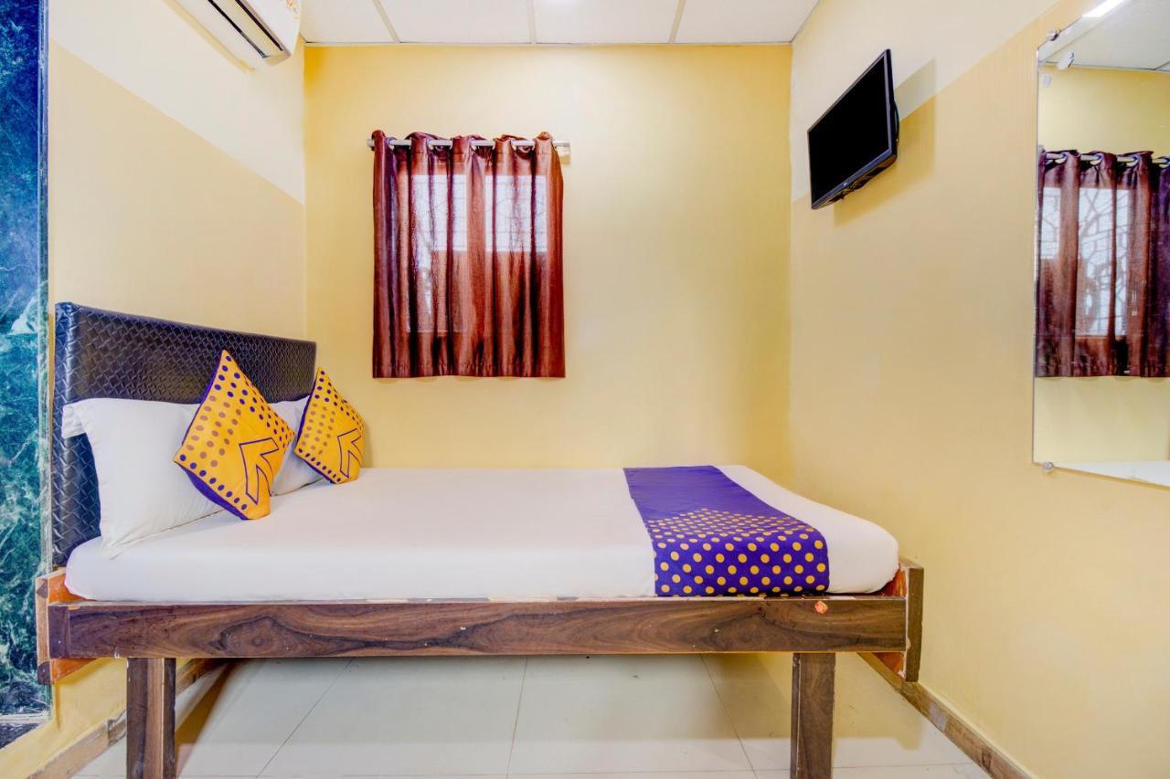 Oyo 70661 Hotel Al Makkah Managed By Hotel Paris Mumbai Kültér fotó