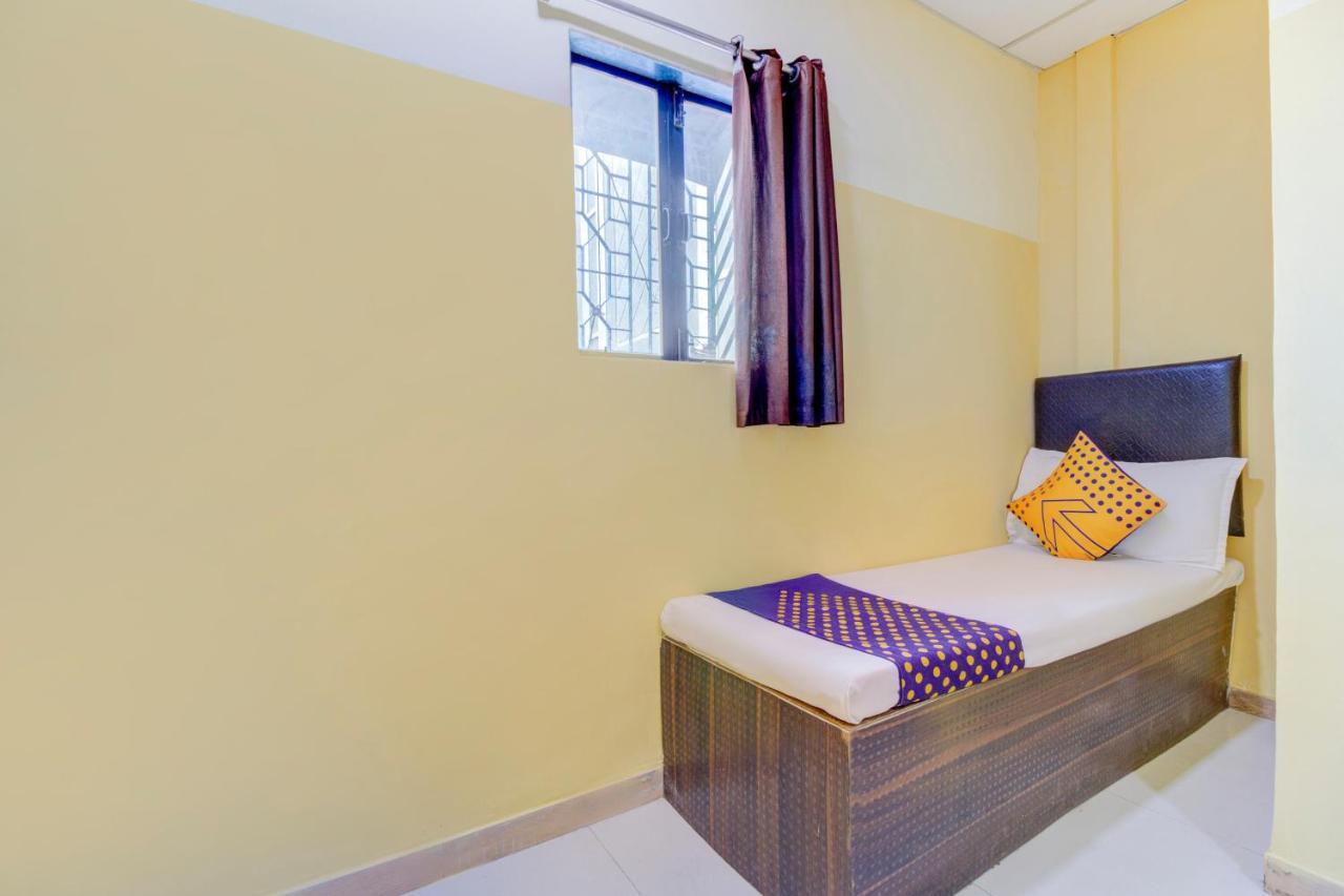 Oyo 70661 Hotel Al Makkah Managed By Hotel Paris Mumbai Kültér fotó